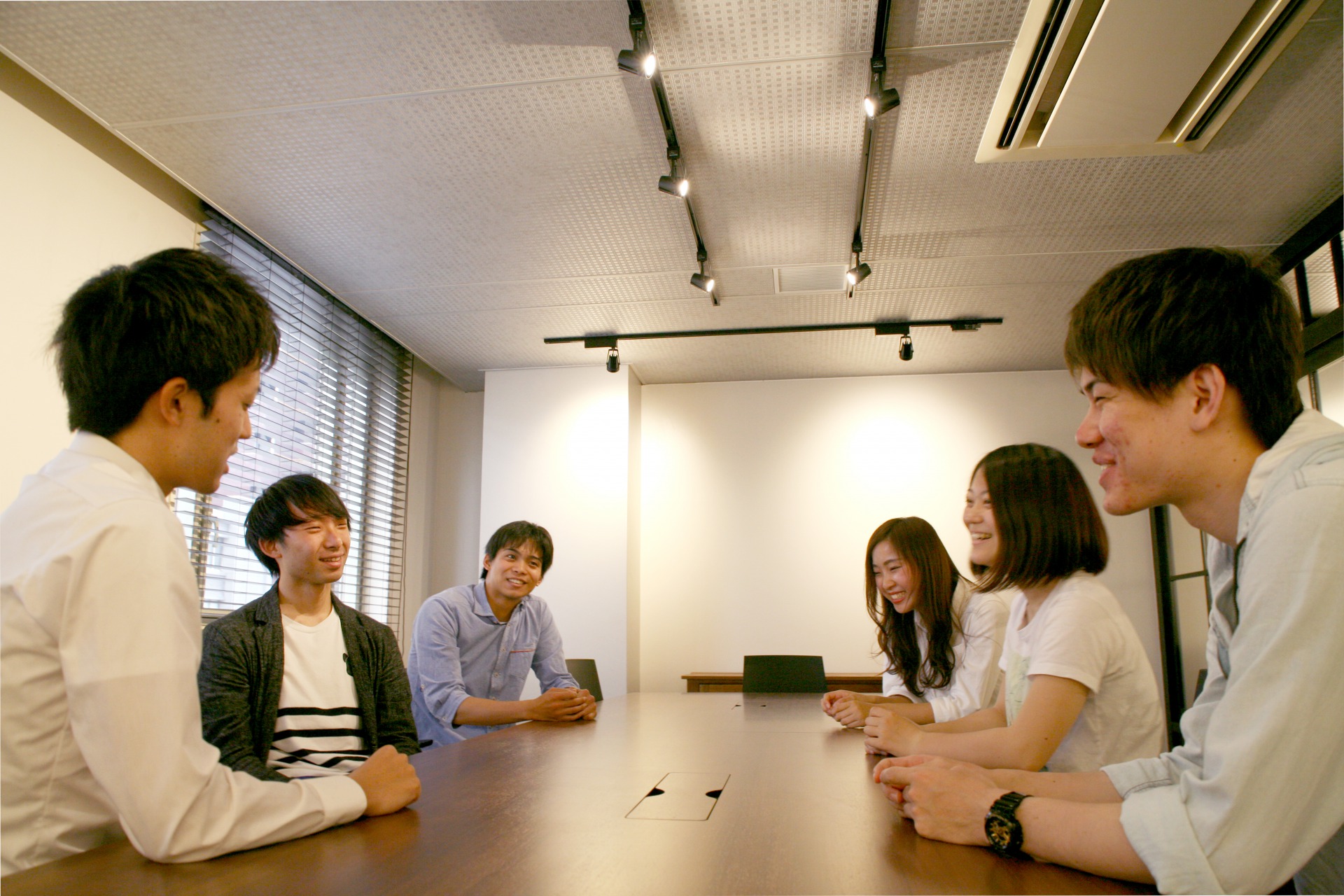 プロジェクター・音響付き１０人用会議室